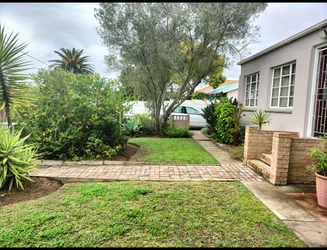 3 BEDROOM HOUSE FOR SALE IN ALBERTINIA